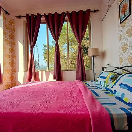 Gs Home On The Bay - Super Sea View Glass Studio Apartment Vagator Exterior foto